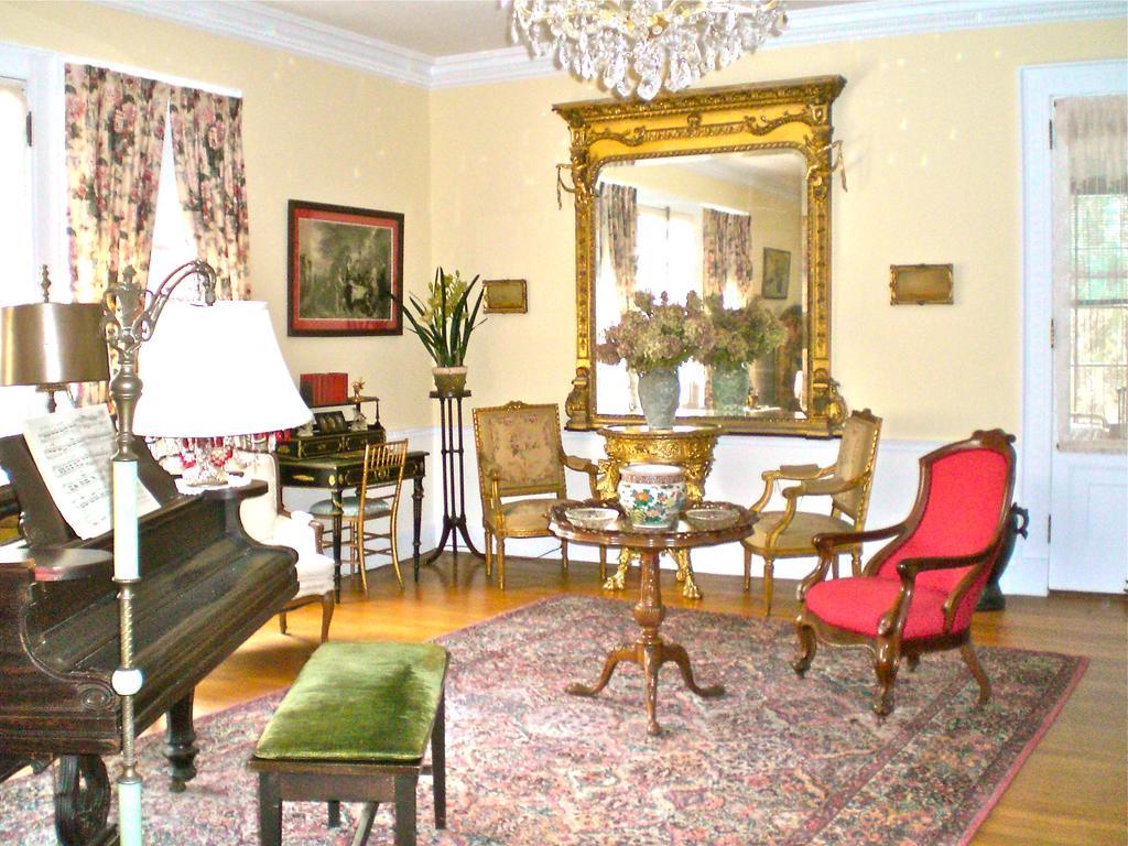 Whistler'S Inn Lenox Eksteriør bilde